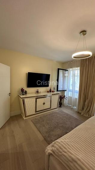 Inchiriere apartament 3 camere Triana - 16