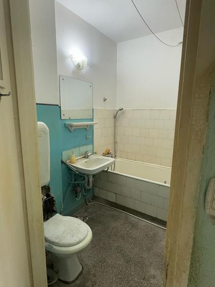 Apartament 2 cam cartier Titan, zona Potcoava , parc IOR