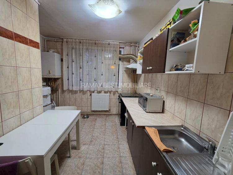 Titan, 10 minute metrou Costin Georgian, Barajul Bistritei, parter,centrala - 10