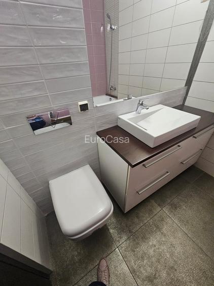 3 camere Ultracentral etajul 3/4 - 4