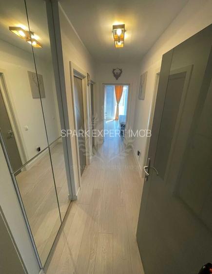 2 CAMERE // WHITE TOWER // MOBILAT SI UTILAT - 8