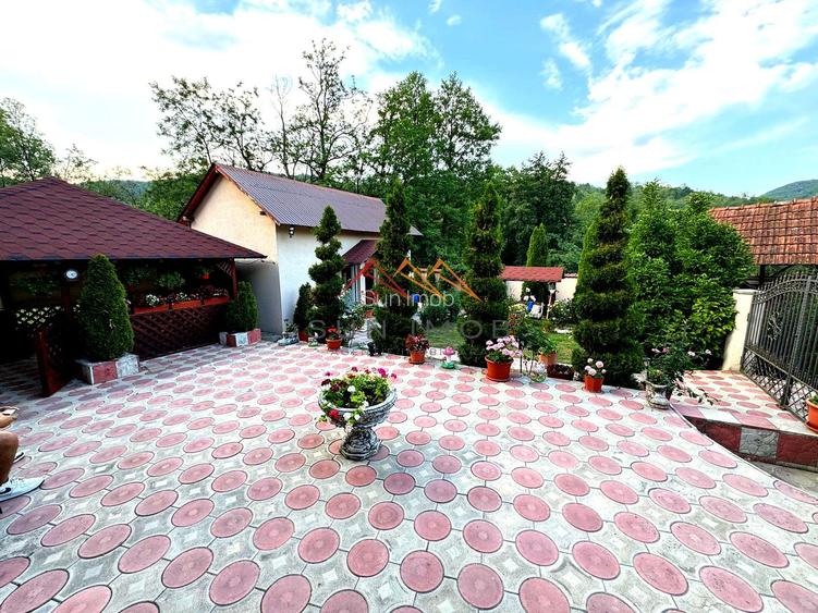 Casa 4 camere, anexe, recent renovata, foisor, teren 781mp, Izvoru, DB - 15