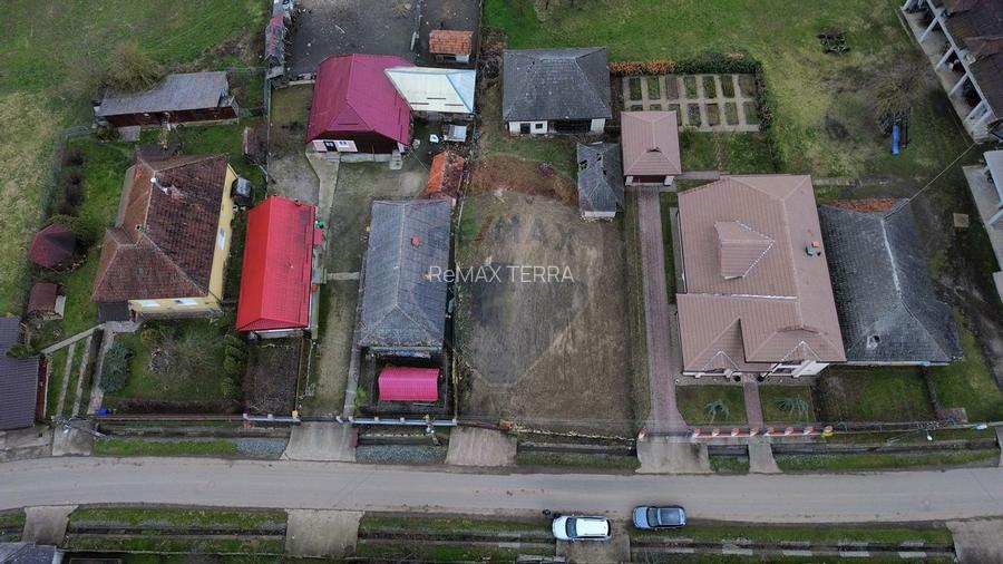 Constructie de caramida cu 3 camere de vânzare in centrul com. Salsig - 11