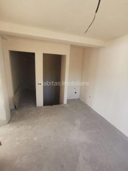 Casa individuala cu terasa,panorama spre lac, garaj, teren 300mp - 9