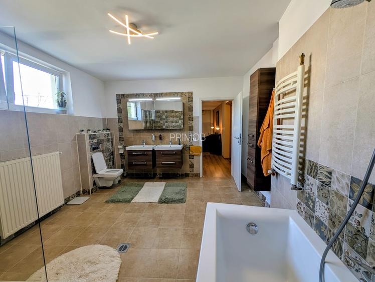 Vila superba 2003,P+E+M,300mpu,6 cam,teren 400mp,colt,renovata,tip mediteranean - 14