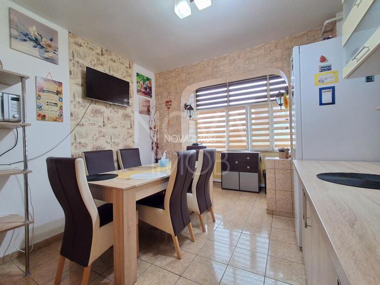 Apartament de inchiriat 3 camere etajul 4, cu lift,  Zona Vasile Aaron - 4