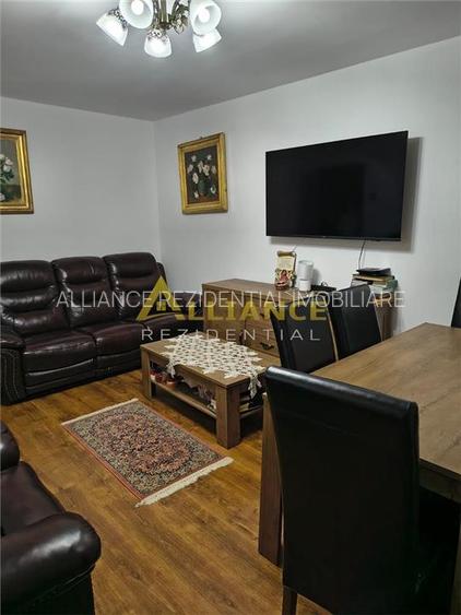 Apartament 3 camere 2 bai etaj 1 renovat cu balcon mare si parcare - 3