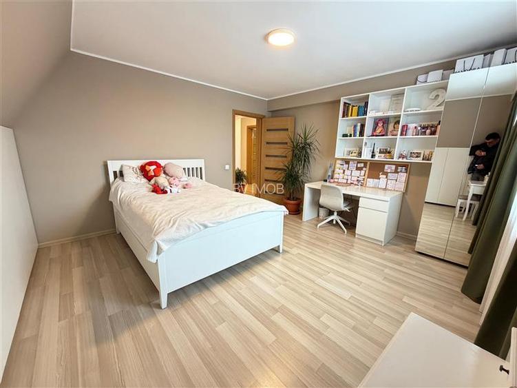 Vanzare apartament 4 camere pe 2 etaje, 3 bai, Urban Residence - 9