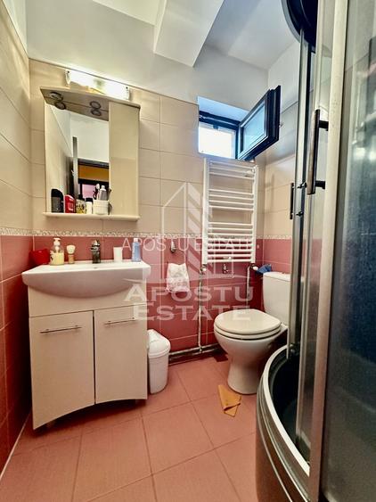 Duplex cu 4 camere situat la asfalt, in zona Planetelor - 11