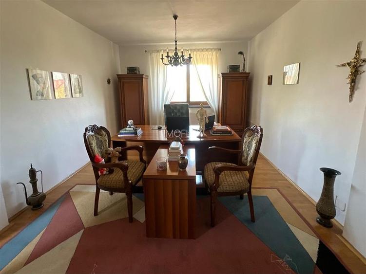Vila | Sisesti | 10 Camere | Proprietate Rară - 9