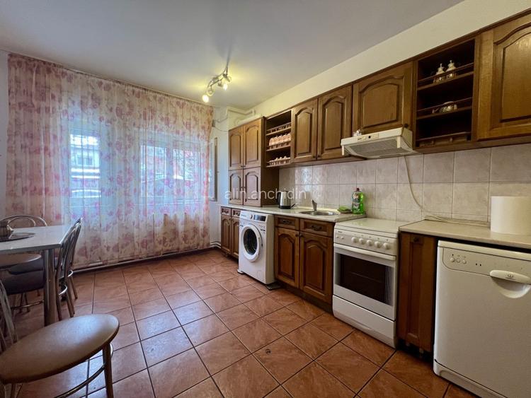 Proprietar inchiriez casa insiruita zona Lunei - 6