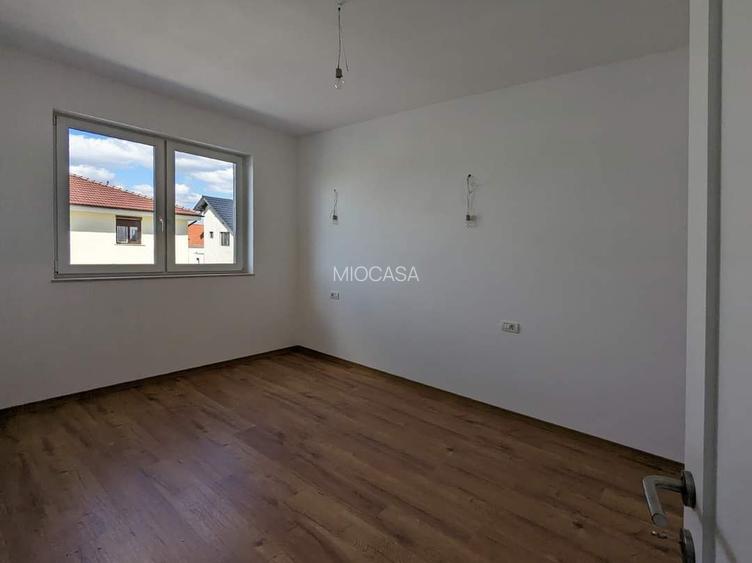 GRADINA 50 mp. Aproape de Zone2 si Mega Image. Decomandat. - 8