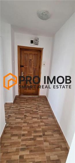 Apartament 2 camere cf 1 semidecomandat zona Crang