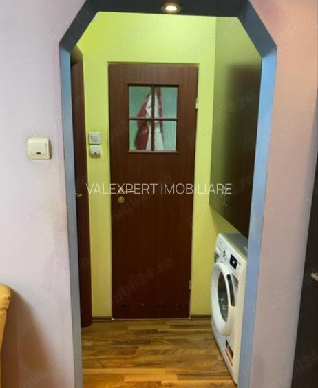 Metrou 1 Decembrie 1918, 3 cam, loc de parcare, bloc reabilitat - 9