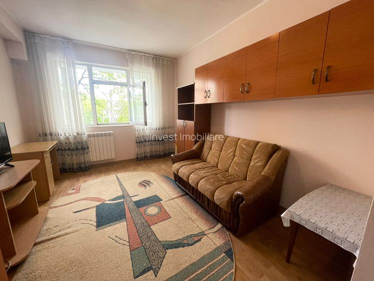 Garsoniera-Piata Nicolina-etaj 1 - 5