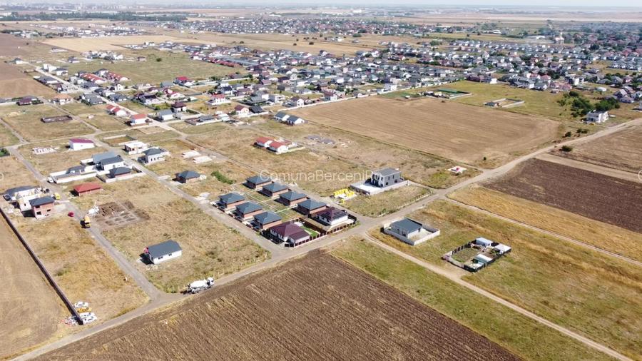 Teren Intravilan In Comuna Berceni | utilitati: curent | #UG4.1E - 9