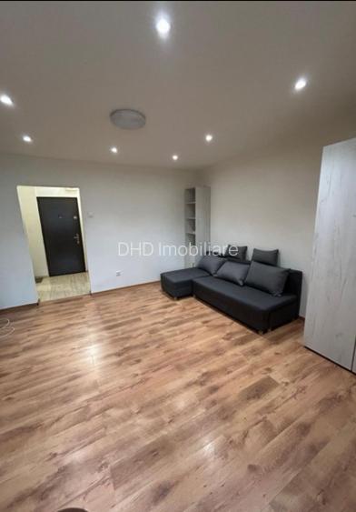 Garsoniera Tatarasi, et 1 - 2