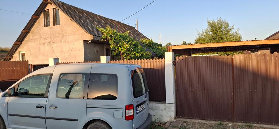 Vindem Casa in Lumina