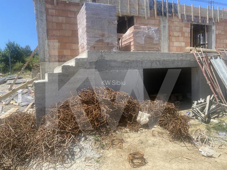 Casa vanzare 4 camere P+1E terasa teren 250mp Sibiu zona Arhitectilor - 2