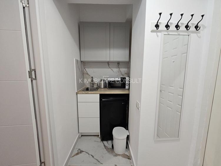 Piata ROMANA- Coloane - 5