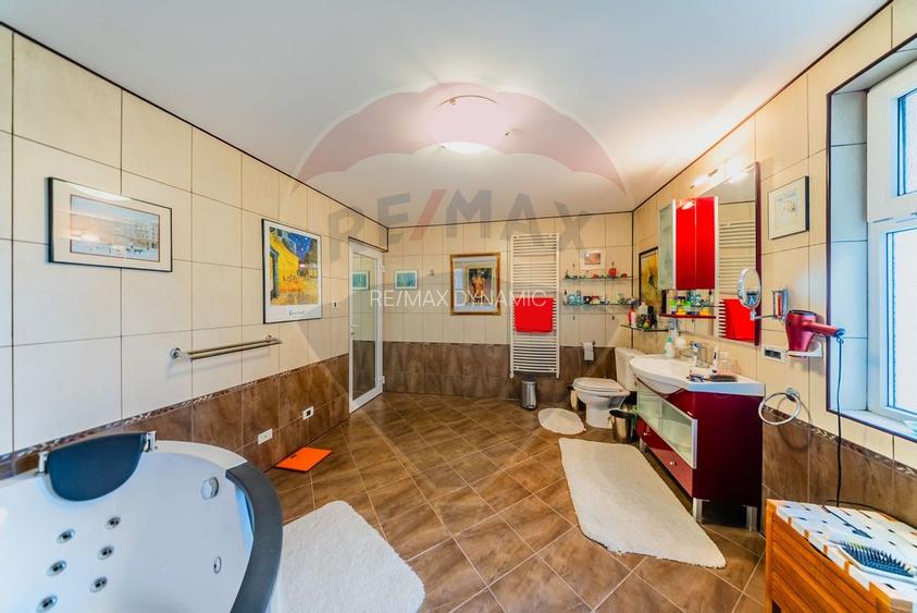 Vilă cu 4 camere de vânzare 921 mp zona Subcetate,Arad - 14