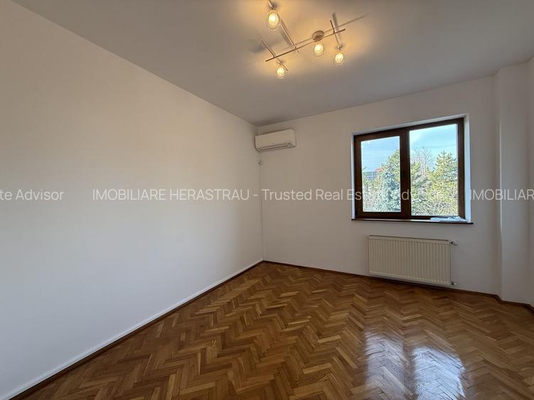 Vila spațioasă în Sisesti | 600 mp | 9 locuri de parcare | Teren 1500 mp - 9