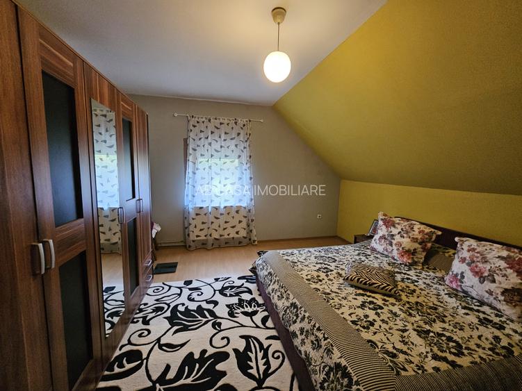 Două case individuale, P+M, construcții 2002/2007, în Giroc, comision 0% - 40