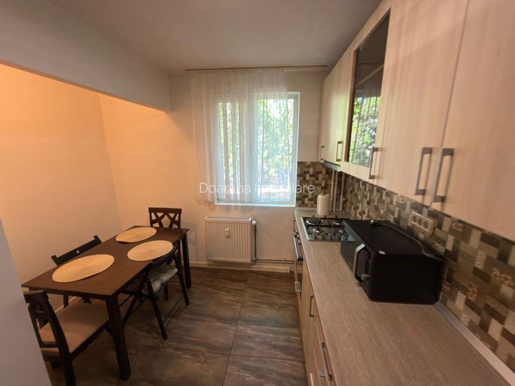 Inchiriere 3 camere langa metrou, etaj 1, Ozana, Sergent Dumitru Pene, nr. 2 - 7