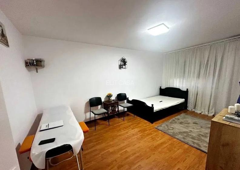 Apartament cu 3 camere, zona Alexandru cel Bun - 3
