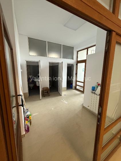 Vand spatiu comercial ultracentral la demisolul complexului Romarta - 4