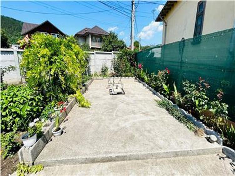 Casa de vanzare cu gradina si curte in Orasul din Inima Sarii Targu Ocna - 2