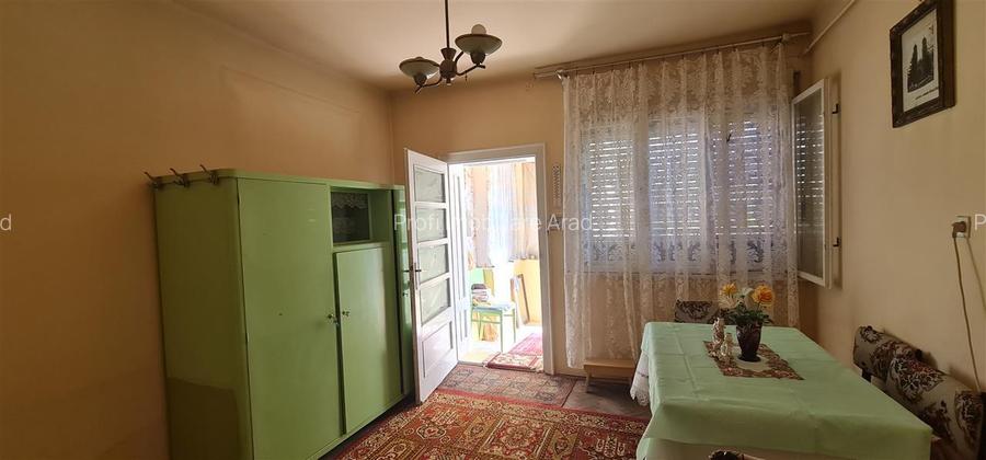 Casa de inchiriat pe calea Radnei - strada principala - 16