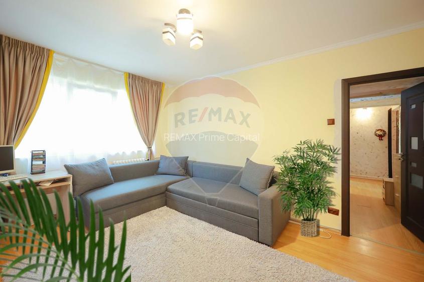 De vânzare apartament cu 3 camere, etajul 1, Strada Borsecului, Oradea - 2