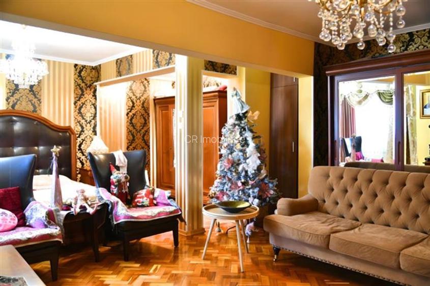 Apartament 4 camere Mosilor vedere pe spate - 2