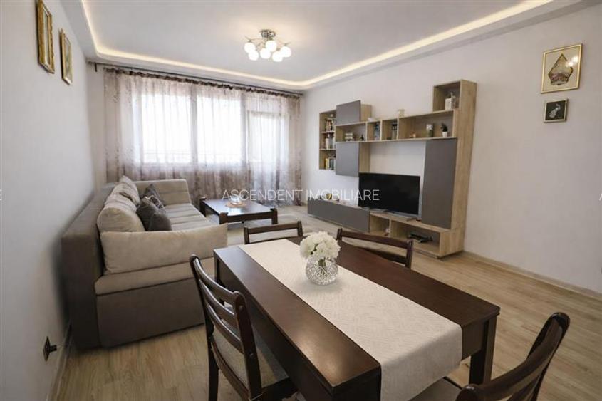 Premium Clasa A, 75mp, luminos, mobilat, echipat, ca nou, panorama, Tractorul, B - 12