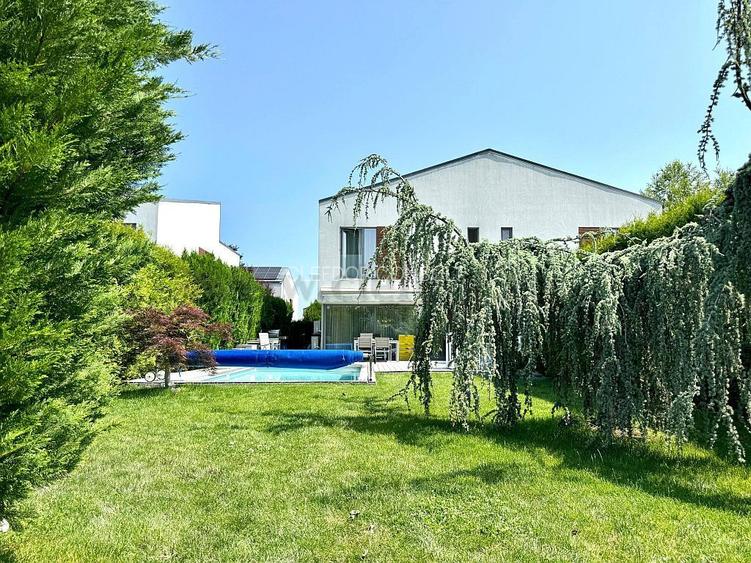 Vilă cu Piscina in Tunari - 29