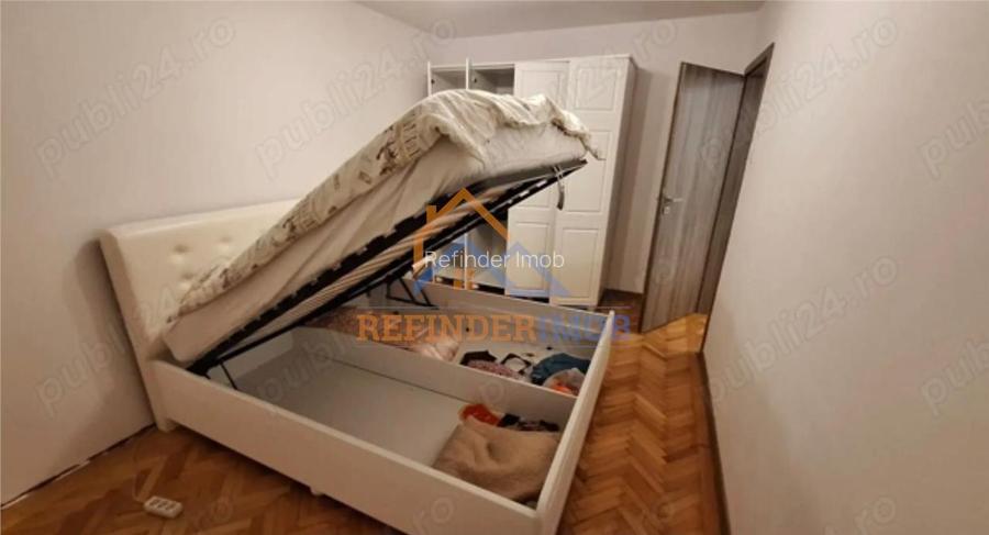 Vanzare apartament 3 camere, zona Titan - 2