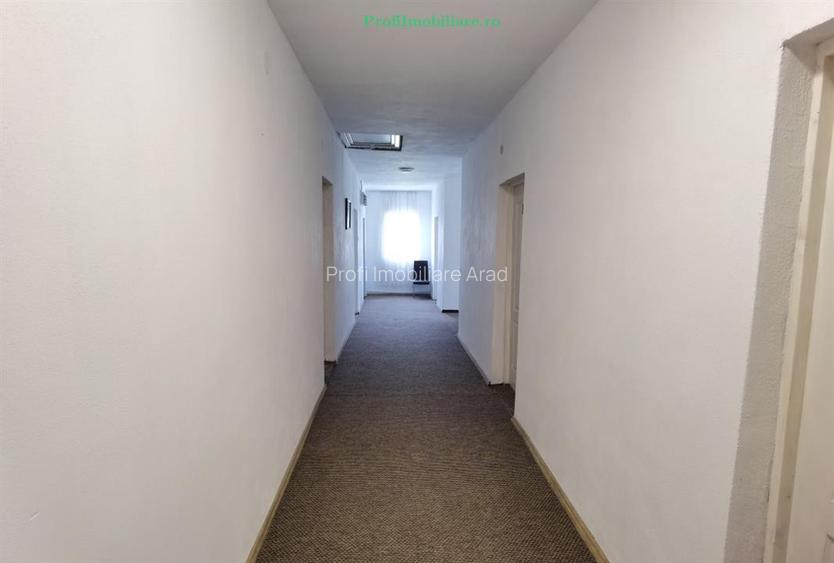 Pensiune P+1 in Paulis cu 20 de camere si teren 4.500 mp - 4