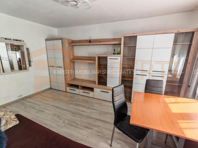 Apartament 3 camere, situat in zona Inel I - 18