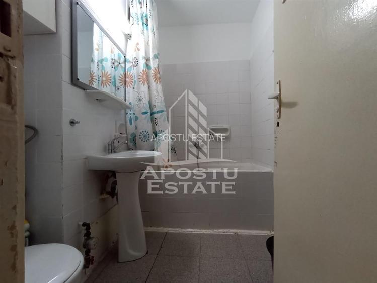 Apartament o camera decomandat zona Take Ionescu - 5