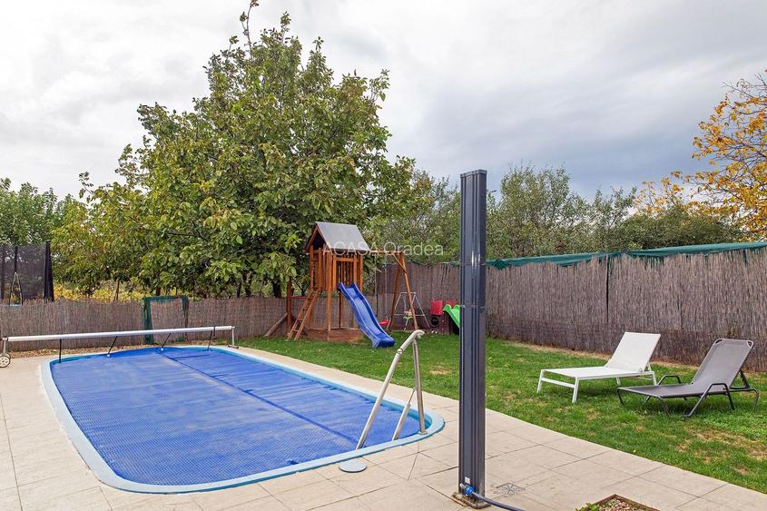 Vilă 5 dormitoare, 4 băi, 2 248mp teren, piscină. Preț: 229 000 E. - 15