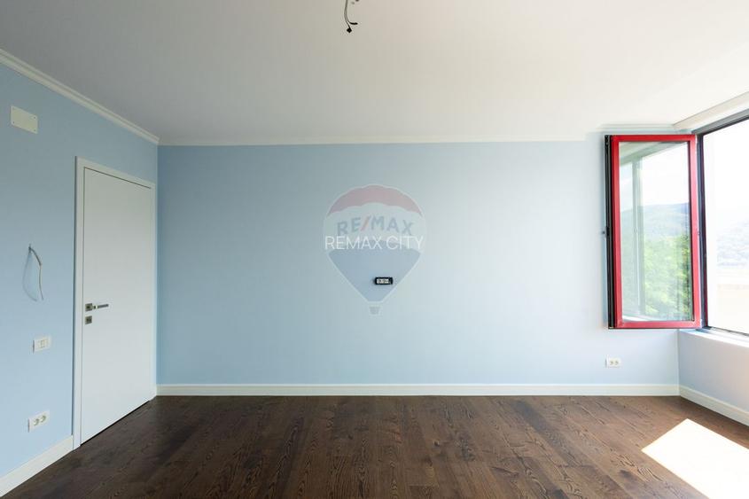 Casa de vanzare - Zona Ursulet Piatra Neamt - 52