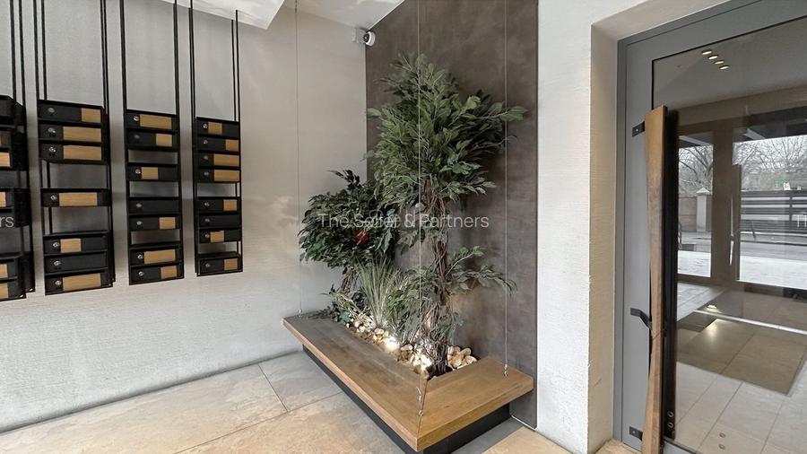 Zona Linistita Terasa Suprafata Generoasa - 3