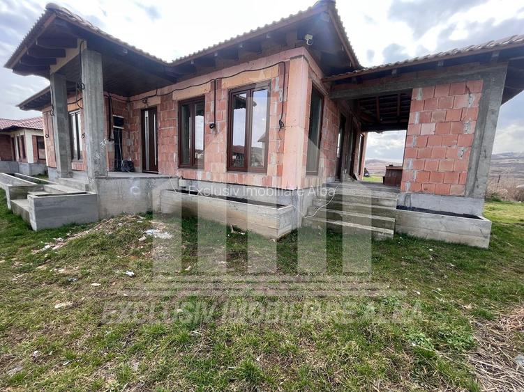 Casa individuala | Semifinisata | 105 mp | 500 mp teren | Sard - 2