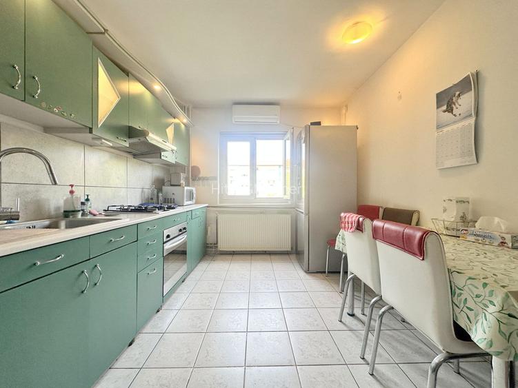 Apartament cu 3 camere de vanzare - Zona Soarelui - 9