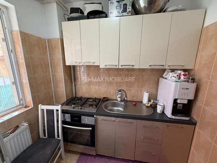 Ap 3 camere - transformat din alipirea a 2 garsoniere - 62 mp - parter - 14