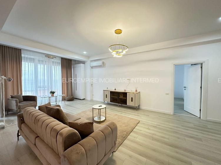 Apartament de închiriat cu 4 camere, zona Faleză Nord - 2
