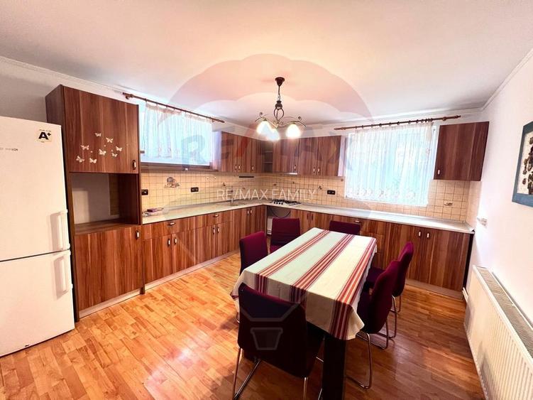 Casă / Vilă cu 7 camere de închiriat în zona Oncea - 10