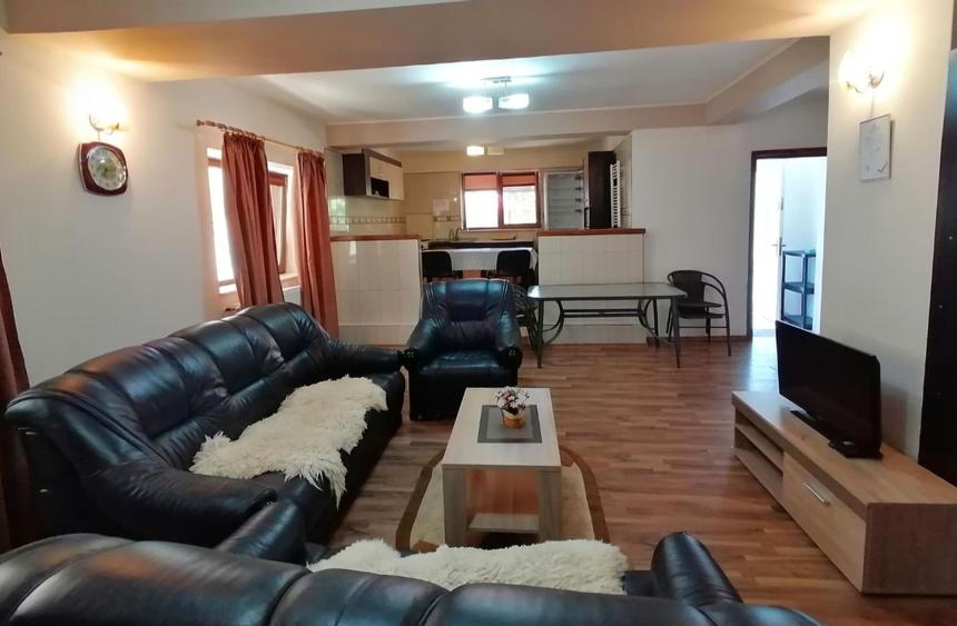 Pensiune de vanzare/Eforie Nord/la 10 minute de plajă – 17 camere
