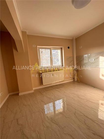 {Aparatorii Patriei} Apartament cu 3 camere, decomandat - 74 mp - - 6